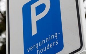 Lappendeken aan parkeermaatregelen vraagt om herziening parkeerbeleid